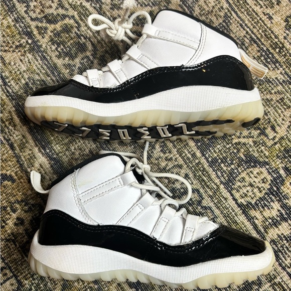 Air Jordan 11 XI Retro Concord Toddler Size 10C Low Top Sneakers - Picture 3 of 9